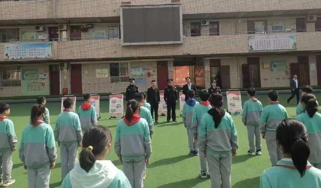护航“无邪未来” 周至公安组织民警进校园