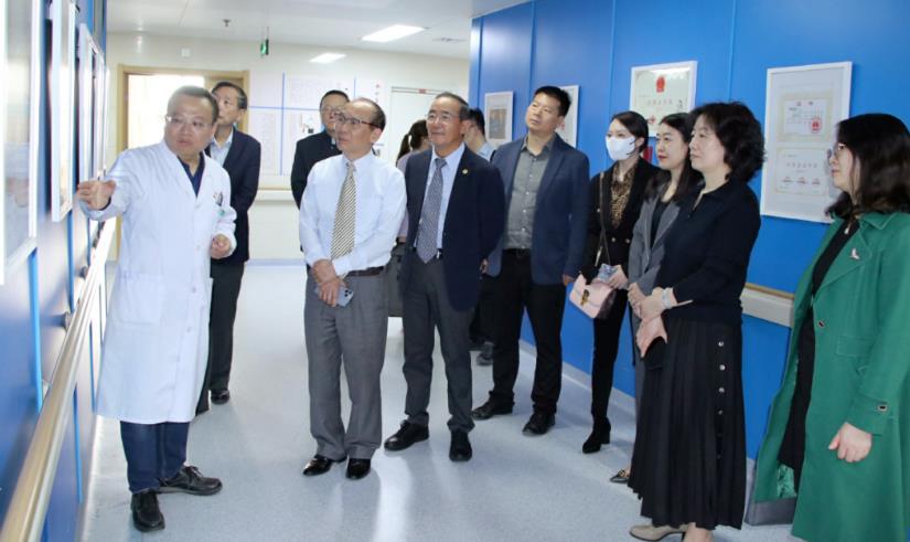 <b>加拿大中医代表团赴陕西省中医药研究院长安米氏内科参观交流</b>