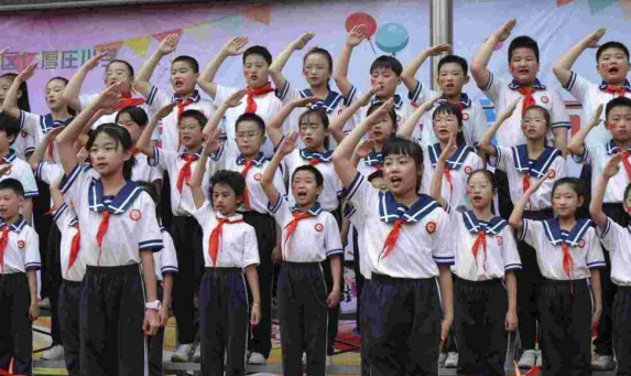 永远跟党走 红歌唱起来 碑林区仁厚庄小学开展艺术月班级合唱比赛