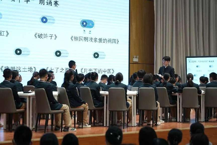 东城二校校园开放日  家长坦言：看到孩子的进步和成长，家长很欣慰