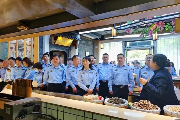 <b>安康市召开落实食品安全“两个责任”暨“八个十”专项行动推进会</b>