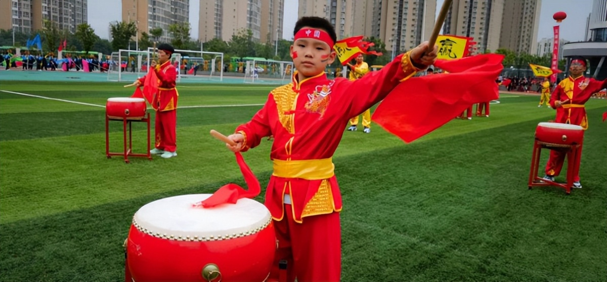<b>震撼！灞桥区田径运动会开幕式鼓动心潮</b>