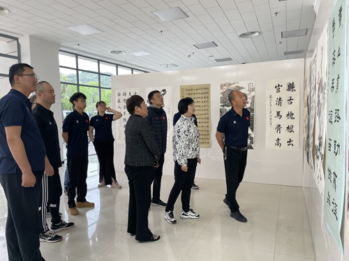 <b>陕西体彩第八党支部开展主题党日活动</b>