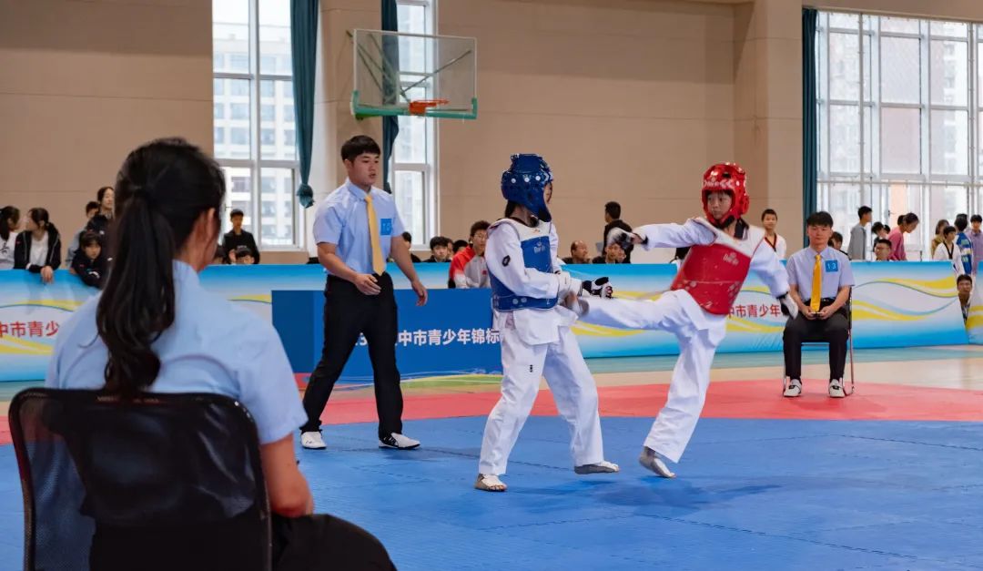 <b>2023年汉中市青少年跆拳道锦标赛鸣锣开赛</b>