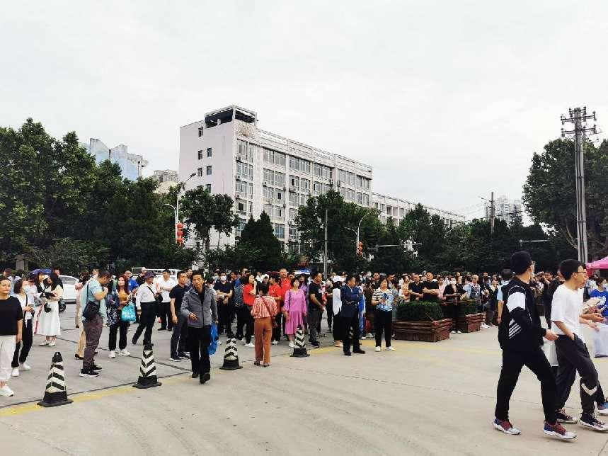 笔锋所至 得偿所愿 咸阳44735人奔赴考场参加2023高考
