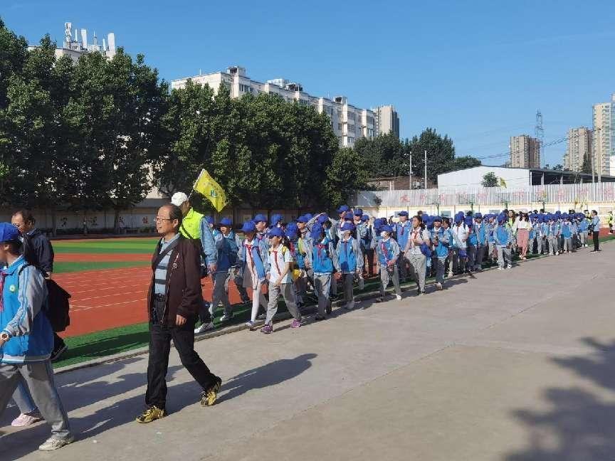 走进野生动物园 探索神奇大自然 灞桥区热电小学开展研学旅行活动