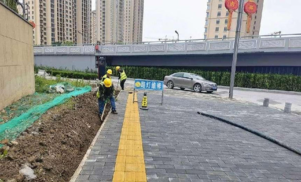 公开回应群众呼声 及时解决难点堵点