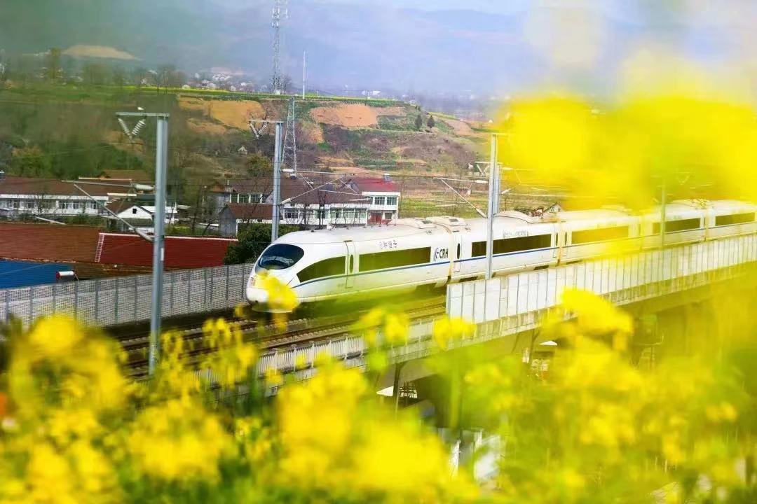 <b>加！车！啦！6月21日至25日国铁西安局加开多趟列车方便旅客出行</b>