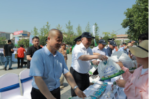 <b>周至县举办“6.26”国际禁毒日暨“全民禁毒宣传月”主题活动</b>