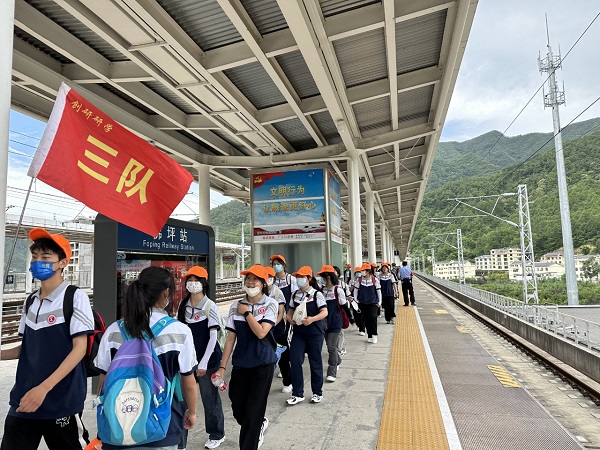 <b>端午小长假 汉中车务段累计发送19.7万人次</b>