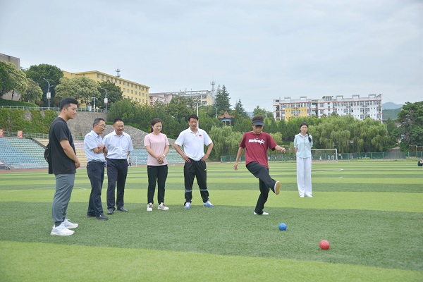 <b>商洛市委统战部慰问备战教练员、运动员</b>
