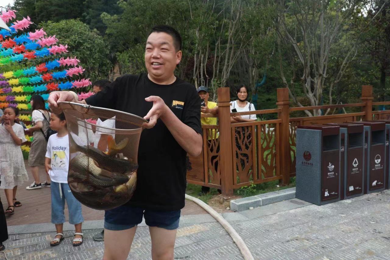 <b>千人狂欢：汉中市洋县长青华阳闹鱼节来啦</b>