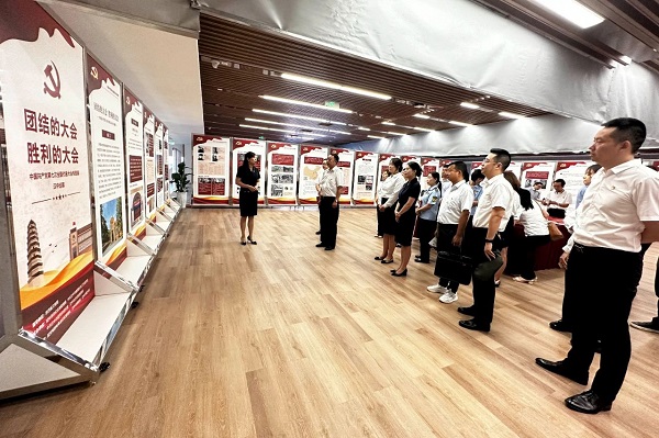 <b>汉中市文旅局举办庆祝中国共产党成立102周年表彰活动</b>