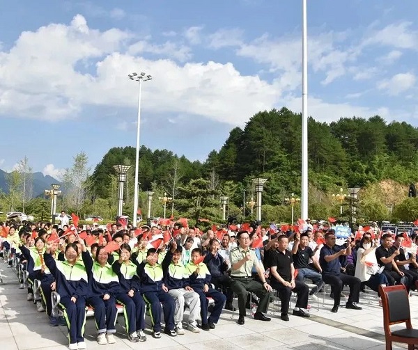 <b>汉中市2023年“美丽乡村行”交通安全巡回宣讲活动走进洋县</b>