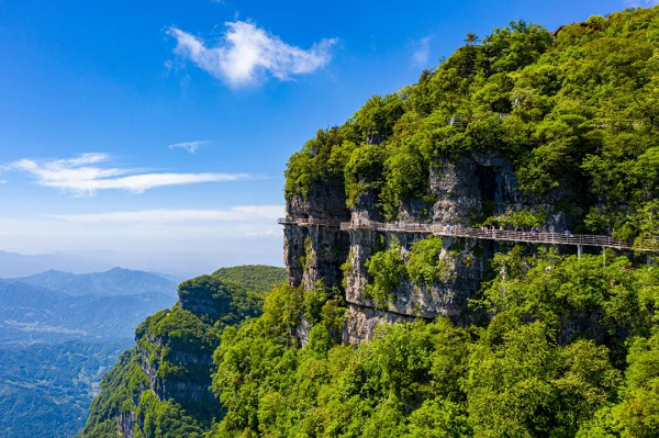 <b>汉中市龙头山景区“龙头云栈”全新升级开放</b>
