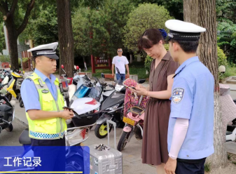 <b>临潼：暑期旅游“火力”十足 民警全力“汗”卫平安</b>