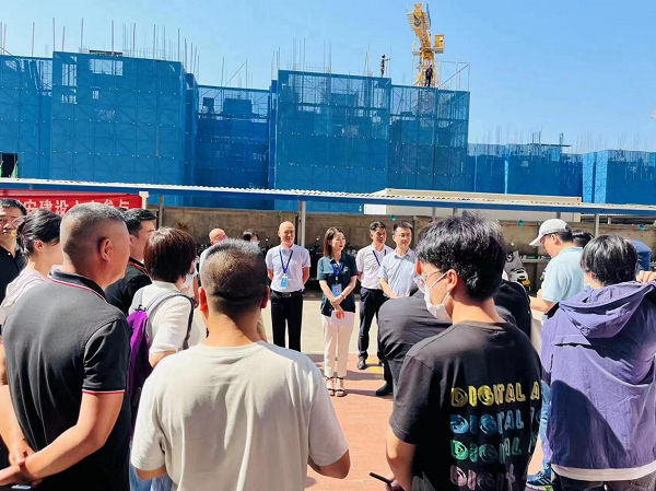 <b>汉台区七里街道开展“我为居民办实事 爱心助老公益行”进社区活动</b>
