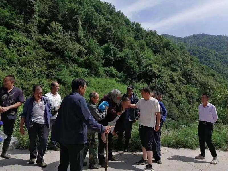 凤县警方运用无人机成功救助一迷失老妪