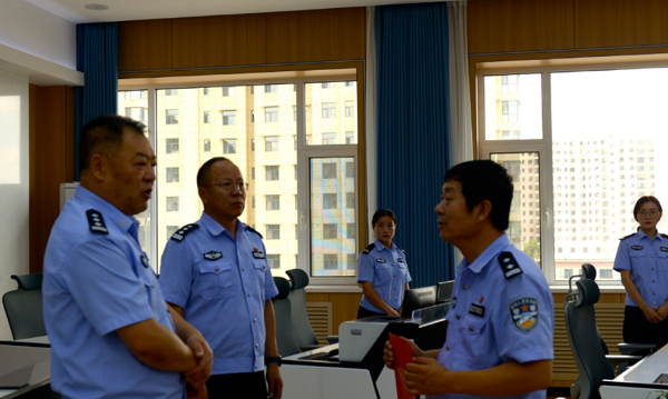 靖边县公安局开展夏季治安打击整治行动战时慰问活动