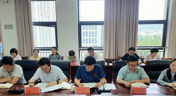 <b>商洛市召开法治宣传工作座谈会</b>
