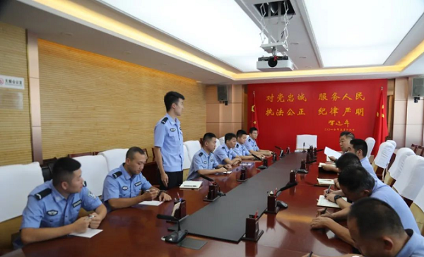 <b>系好从警第一粒扣子!  靖边县公安局召开2023届新警座谈会</b>