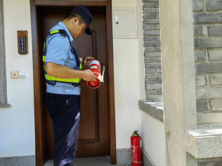 <b>隐患排查不留死角 长安旅警走进景区开展夏季安全宣传检查</b>