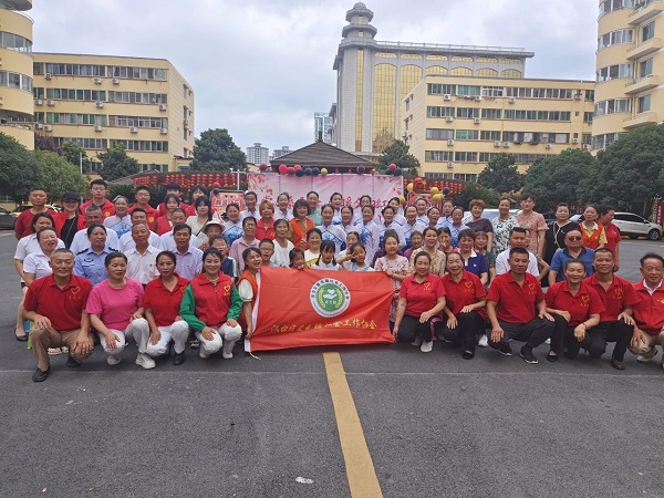 <b>汉台区七里朱家营社区开展老人集体生日会话家常活动</b>