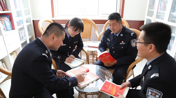 <b>靖边县公安局：党建＋警务深度融合 促进工作提质增效</b>