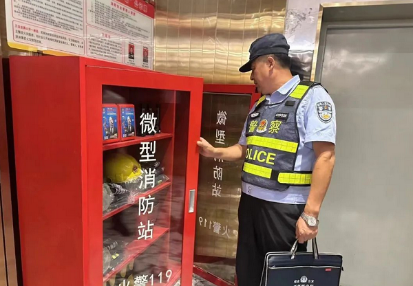 <b>靖边公安：警务“沉”下去，群众满意“提”上来！</b>