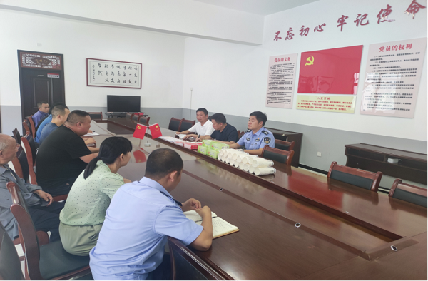 <b>商洛市商州区：普法志愿者开展送法进农村活动</b>