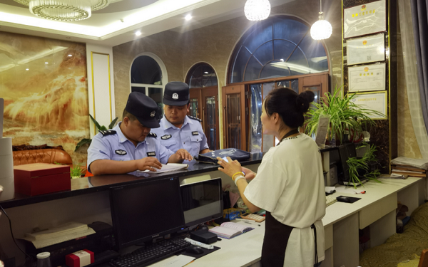 <b>靖边县公安局夏季治安打击整治行动出实效</b>