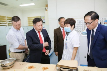 <b>老挝医学专家团受邀来陕开展中医药文化交流</b>