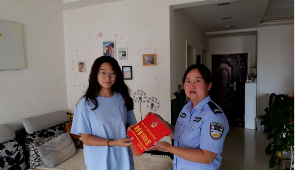 <b>爱警暖警|靖边县公安局开展高考录取民辅警子女助学活动</b>