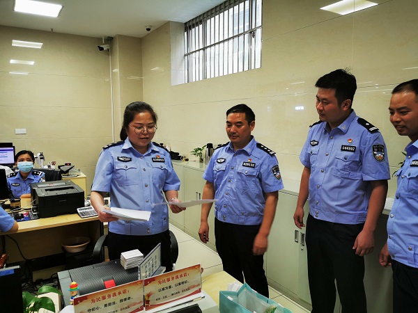 <b>安康市车管所24个便民业务事项入驻市政务中心</b>
