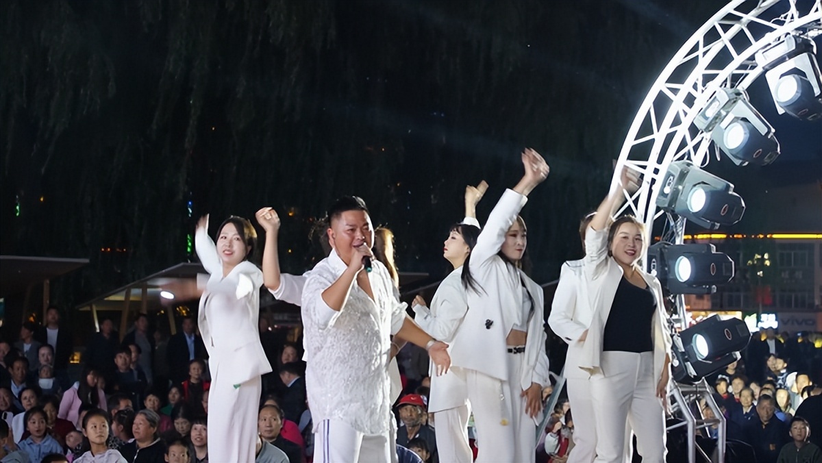 <b>“中秋月圆 情满宁强”农民丰收节助企惠农暨“中秋国庆”系列活动启动</b>
