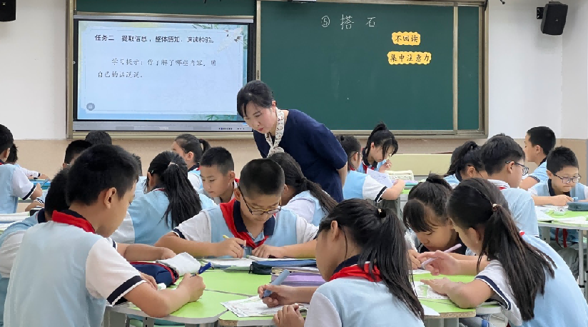西咸新区沣东新城高新学校：加强思政课队伍建设 统筹用好各类教育资源