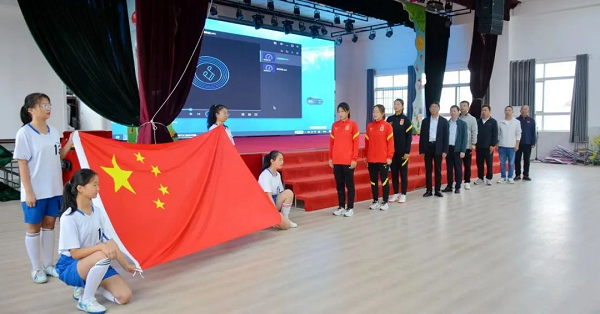 <b>中国足协“女足活力玫瑰课堂”走进汉中市洋县</b>