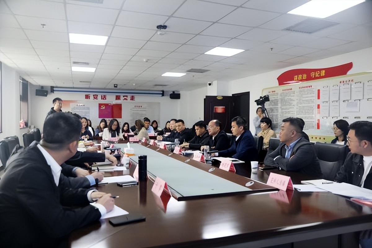 <b>西商文旅融合发展座谈会在商洛市召开</b>