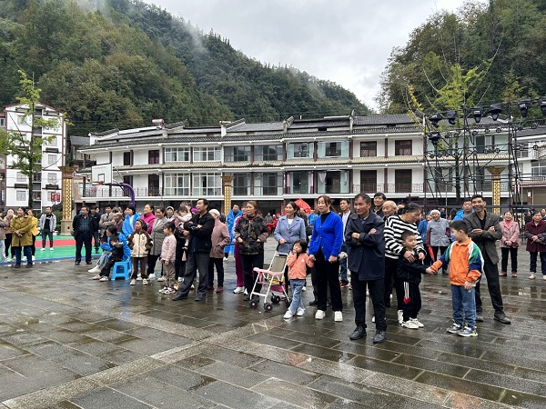 <b>全国秋季“村晚”示范展演暨农民丰收节将在汉中市镇巴县启动</b>