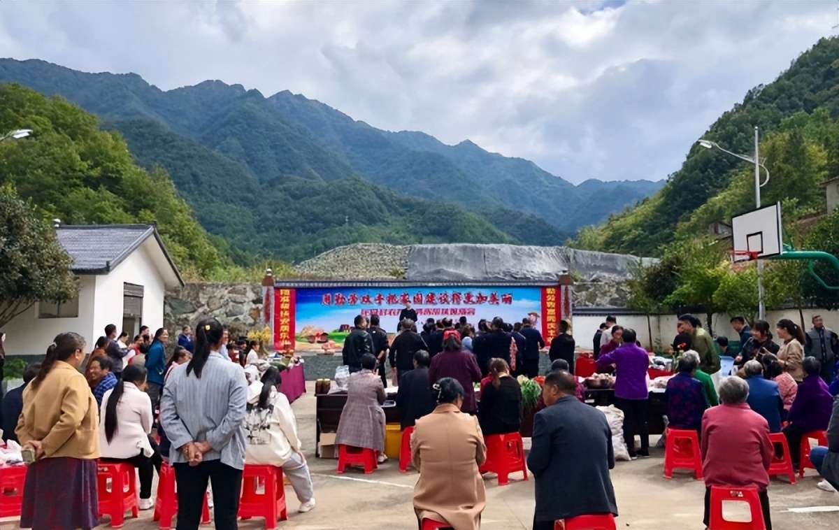 <b>汉中市南郑区卫健局举办农副产品消费帮扶现场会</b>
