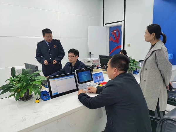 <b>靖边县税务局：“一把手走流程“助推服务效能提升</b>