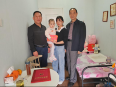 <b>患儿确诊急性白血病 爱心企业家赵英山三次捐赠12万元</b>