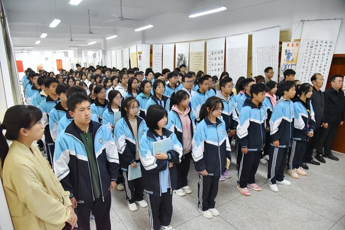 <b>汉中市宁强县举办延安精神暨革命先烈诗词书画展</b>