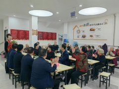 “迎重阳 送温暖” 咸阳市乡贤协会联合爱心企业慰问社区老人