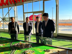 <b>定边县委书记姬世平与宝应宝胜集团考察团进行座谈</b>