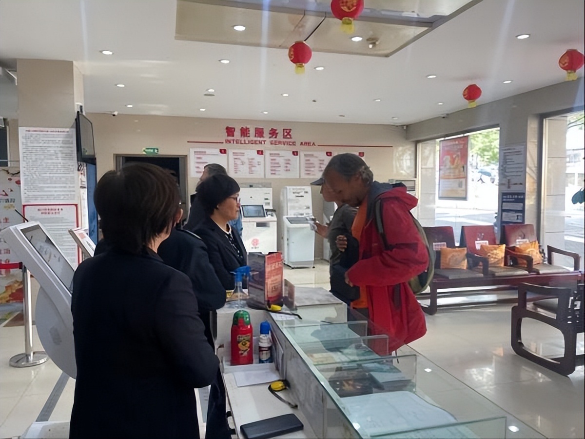 <b>工商银行榆林西沙支行：热情高效服务外籍客户获赞誉</b>