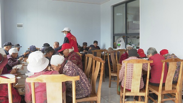 <b>耀州区石柱镇西古村：有了小食堂 老人吃上“暖心饭”</b>