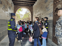 <b>长安旅警深入关中民俗博物院开展平安建设满意度宣传活动</b>