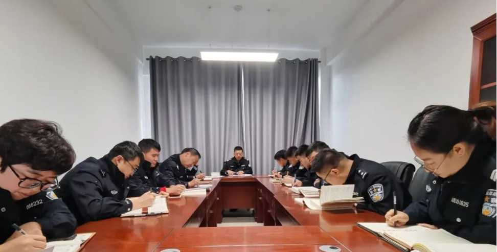 <b>深化专业添动力 靖边县公安局环食药侦大队组织业务培训</b>