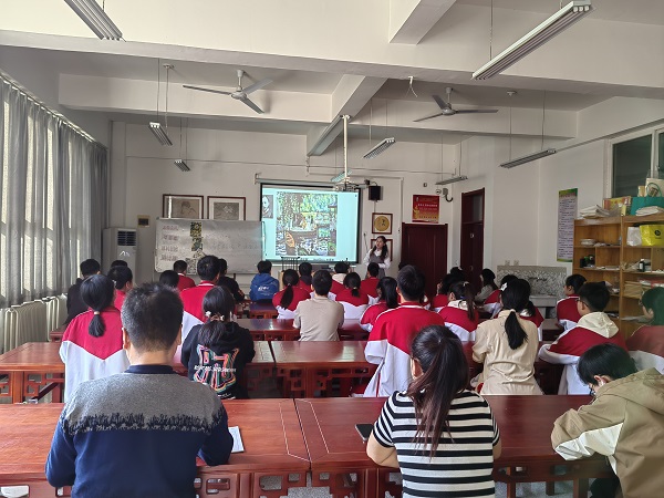 <b>渭南中学体艺发展中心开展“体育美育优秀教师公开课活动”</b>